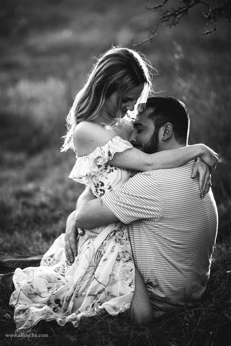 couple romantic poses|intimate posing.